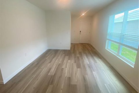 Casa en alquiler en Brooksville, Florida, 3 dormitorios, 139.73 m2 № 2167656 - foto 6