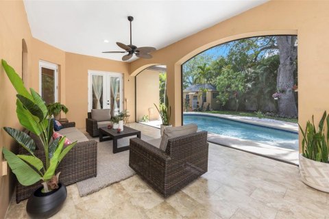 House in Tampa, Florida 3 bedrooms, 178.74 sq.m. № 2101642 - photo 5