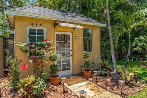 House in Tampa, Florida 3 bedrooms, 178.74 sq.m. № 2101642 - photo 24