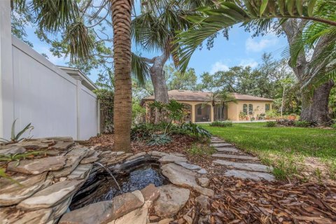House in Tampa, Florida 3 bedrooms, 178.74 sq.m. № 2101642 - photo 26