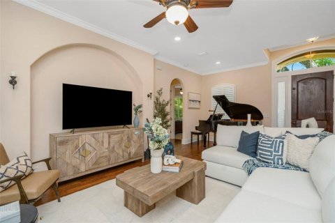 House in Tampa, Florida 3 bedrooms, 178.74 sq.m. № 2101642 - photo 7