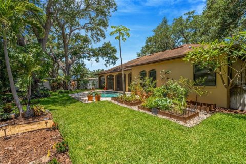 House in Tampa, Florida 3 bedrooms, 178.74 sq.m. № 2101642 - photo 27