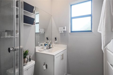 Townhouse in Miami, Florida 3 bedrooms, 130.34 sq.m. № 2087330 - photo 8