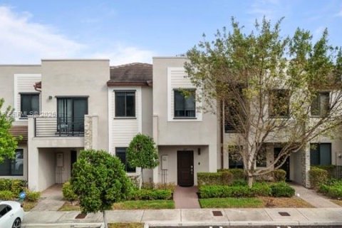 Townhouse in Miami, Florida 3 bedrooms, 130.34 sq.m. № 2087330