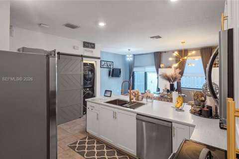 Townhouse in Miami, Florida 3 bedrooms, 130.34 sq.m. № 2087330 - photo 29