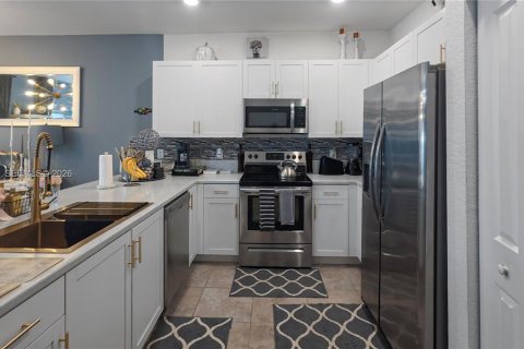 Townhouse in Miami, Florida 3 bedrooms, 130.34 sq.m. № 2087330 - photo 30