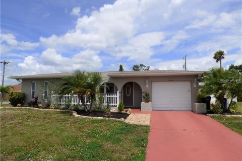 Villa ou maison à vendre à North Port, Floride: 3 chambres, 123.47 m2 № 1815904 - photo 1