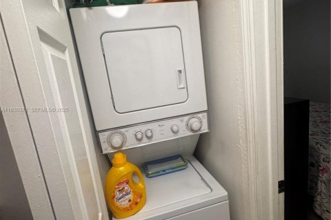 Copropriété à vendre à Hialeah, Floride: 2 chambres, 69.68 m2 № 1990651 - photo 4