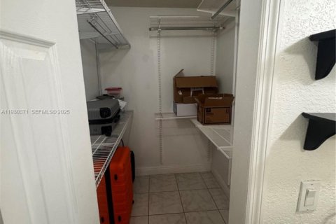 Copropriété à vendre à Hialeah, Floride: 2 chambres, 69.68 m2 № 1990651 - photo 8