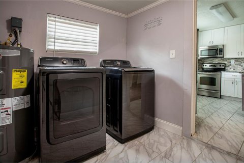 Casa en venta en Tampa, Florida, 2 dormitorios, 98.48 m2 № 1778184 - foto 8