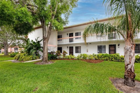 Condo in Oldsmar, Florida, 2 bedrooms  № 1629708 - photo 1