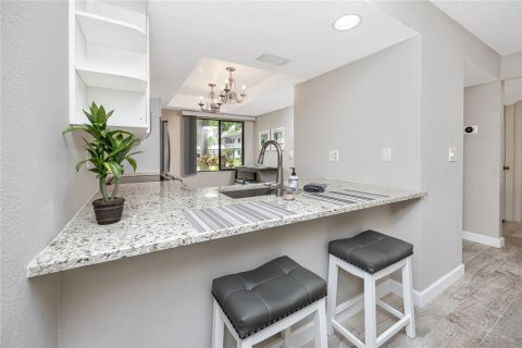 Condo in Oldsmar, Florida, 2 bedrooms  № 1629708 - photo 10