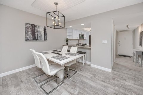 Condo in Oldsmar, Florida, 2 bedrooms  № 1629708 - photo 12
