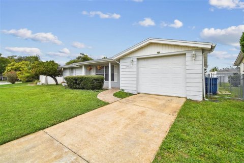 Casa en venta en New Port Richey, Florida, 3 dormitorios, 123.93 m2 № 1899775 - foto 2