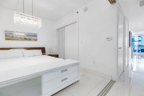 Copropriété à louer à Hallandale Beach, Floride: 1 chambre, 78.41 m2 № 1579810 - photo 14