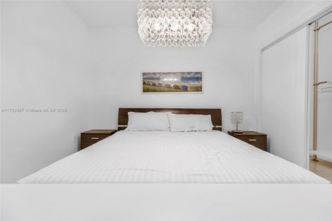 Copropriété à louer à Hallandale Beach, Floride: 1 chambre, 78.41 m2 № 1579810 - photo 12