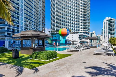 Copropriété à louer à Hallandale Beach, Floride: 1 chambre, 78.41 m2 № 1579810 - photo 25