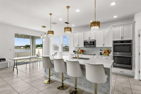 House in Saint Cloud, Florida 3 bedrooms, 226.59 sq.m. № 1191275 - photo 12