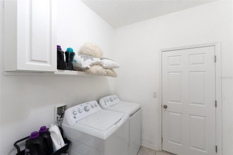 House in Saint Cloud, Florida 3 bedrooms, 226.59 sq.m. № 1191275 - photo 8