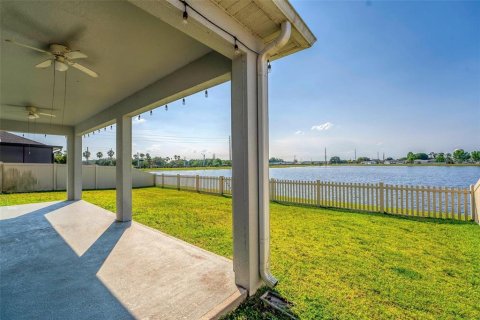 House in Saint Cloud, Florida 3 bedrooms, 226.59 sq.m. № 1191275 - photo 24