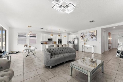 House in Saint Cloud, Florida 3 bedrooms, 226.59 sq.m. № 1191275 - photo 26