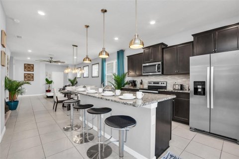 House in Davenport, Florida 5 bedrooms, 243.5 sq.m. № 1258134 - photo 8