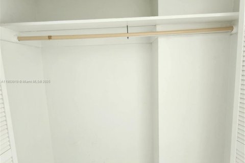 Снять в аренду кондоминиум в Майами-Бич, Флорида 1 спальня, 93.46м2, № 1955308 - фото 14