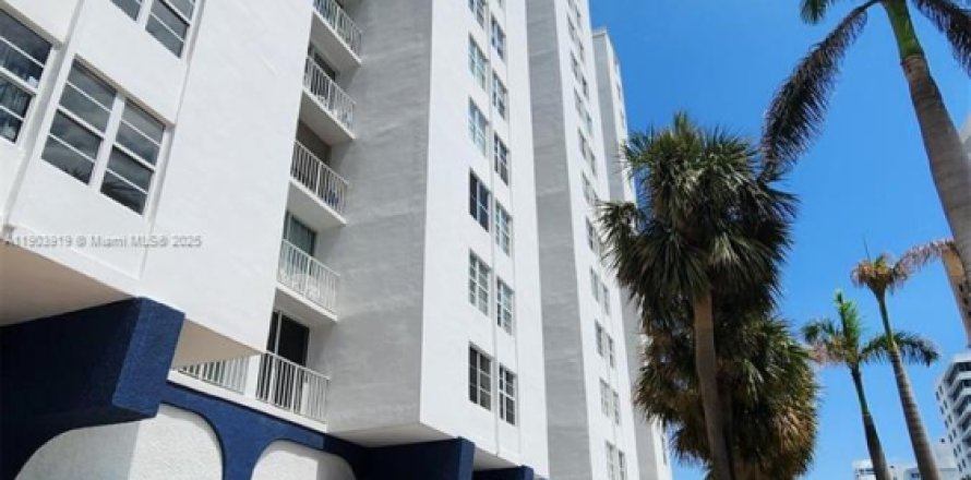 Кондоминиум с 1 спальней в Майами-Бич, Флорида № 1955308