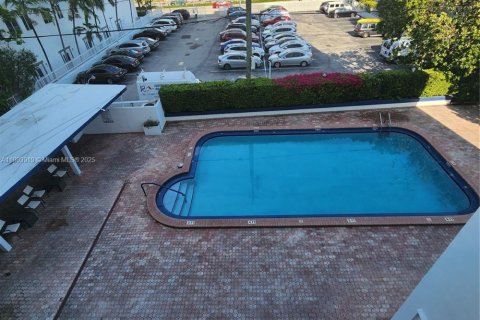 Снять в аренду кондоминиум в Майами-Бич, Флорида 1 спальня, 93.46м2, № 1955308 - фото 10