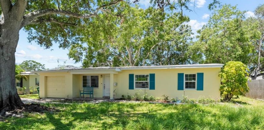 House in Tampa, Florida 2 bedrooms, 148.74 sq.m. № 1846917