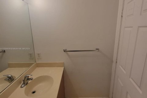 Townhouse in Miramar, Florida 2 bedrooms, 98.1 sq.m. № 1859835 - photo 17