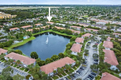 Townhouse in Miramar, Florida 2 bedrooms, 98.1 sq.m. № 1859835 - photo 18