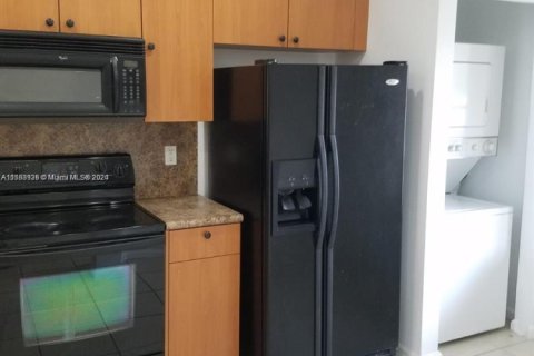 Townhouse in Miramar, Florida 2 bedrooms, 98.1 sq.m. № 1859835 - photo 8