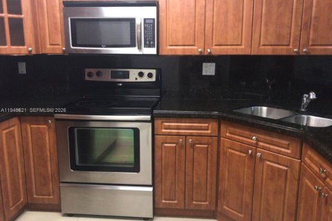 Кондоминиум с 2 спальнями в Майами, Флорида № 2010778