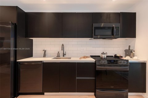 Condominio en venta en Miami, Florida, 2 dormitorios, 96.9 m2 № 2018189 - foto 17