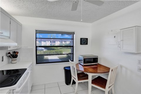 Condo in Boca Raton, Florida, 2 bedrooms № 1997244 - photo 8