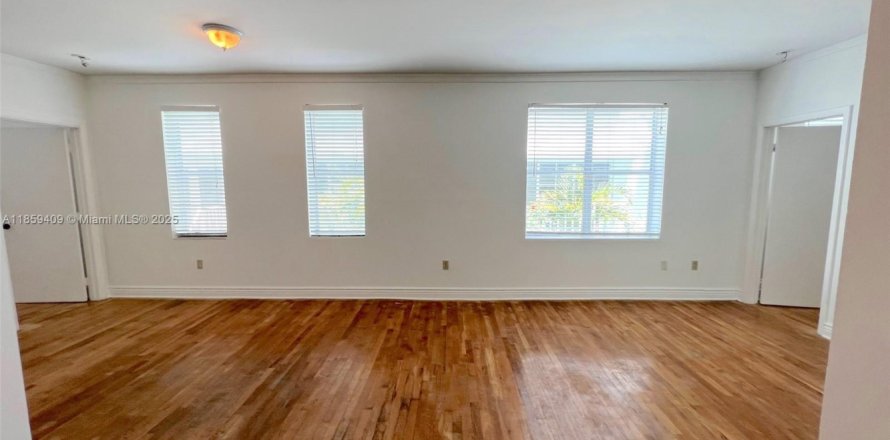 Apartment in Miami Beach, Florida 2 bedrooms, 96.53 sq.m. № 1887951