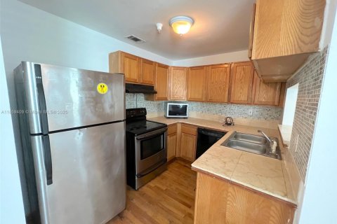 Apartment in Miami Beach, Florida 2 bedrooms, 96.53 sq.m. № 1887951 - photo 4