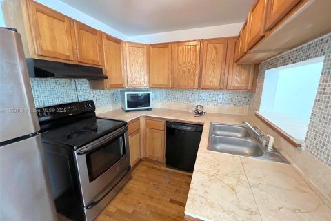 Apartment in Miami Beach, Florida 2 bedrooms, 96.53 sq.m. № 1887951 - photo 3
