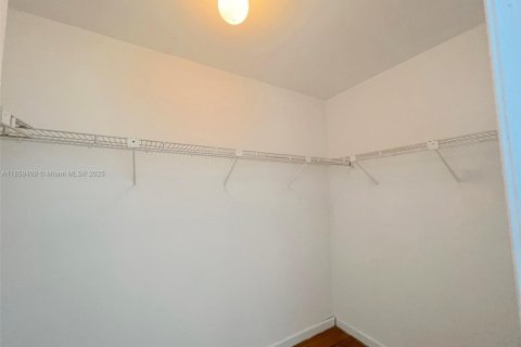 Apartment in Miami Beach, Florida 2 bedrooms, 96.53 sq.m. № 1887951 - photo 12