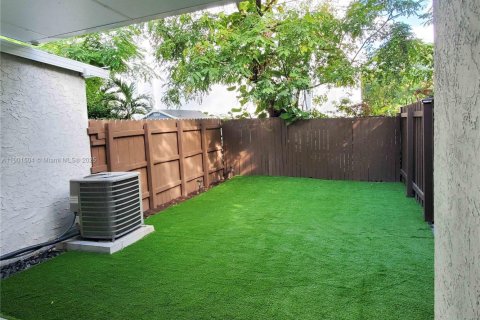 Adosado en alquiler en Miami, Florida, 2 dormitorios, 92.9 m2 № 1951731 - foto 27