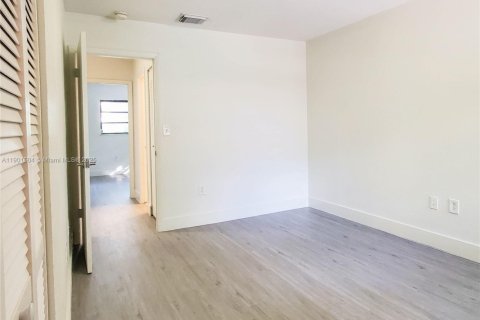 Adosado en alquiler en Miami, Florida, 2 dormitorios, 92.9 m2 № 1951731 - foto 18