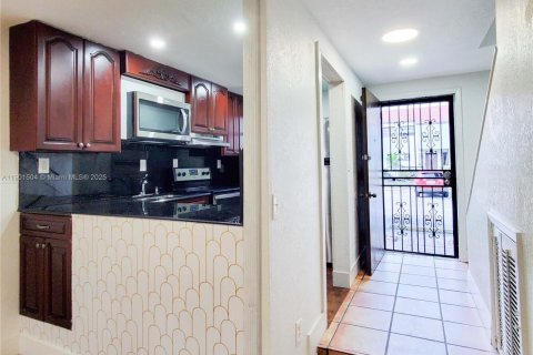 Adosado en alquiler en Miami, Florida, 2 dormitorios, 92.9 m2 № 1951731 - foto 13