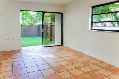 Adosado en alquiler en Miami, Florida, 2 dormitorios, 92.9 m2 № 1951731 - foto 11