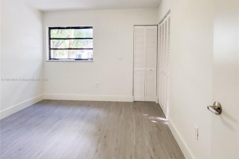 Adosado en alquiler en Miami, Florida, 2 dormitorios, 92.9 m2 № 1951731 - foto 20