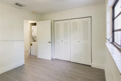 Adosado en alquiler en Miami, Florida, 2 dormitorios, 92.9 m2 № 1951731 - foto 24