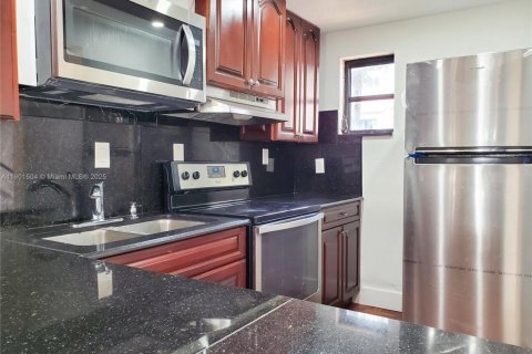 Adosado en alquiler en Miami, Florida, 2 dormitorios, 92.9 m2 № 1951731 - foto 9