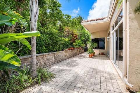 House in Boca Raton, Florida 3 bedrooms, 238.94 sq.m. № 2251641 - photo 20