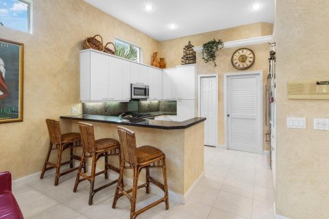House in Boca Raton, Florida 3 bedrooms, 238.94 sq.m. № 2251641 - photo 10