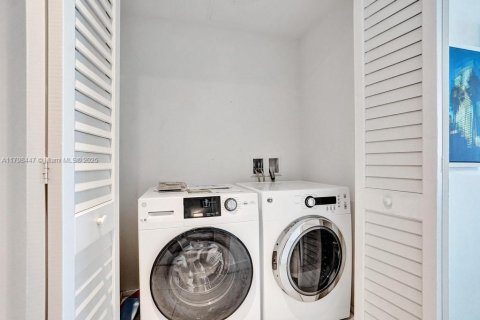 Condominio en venta en Hollywood, Florida, 2 dormitorios, 105.54 m2 № 1959195 - foto 19